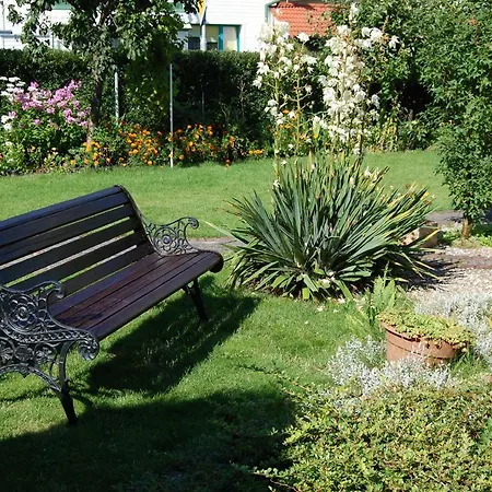 Apartament Z Ogrodem/apartment With Garden Διαμέρισμα